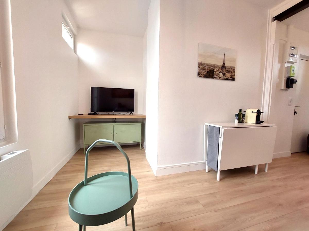 Superbe 2 Pieces Renove Et Calme Apartment Aubervilliers Luaran gambar